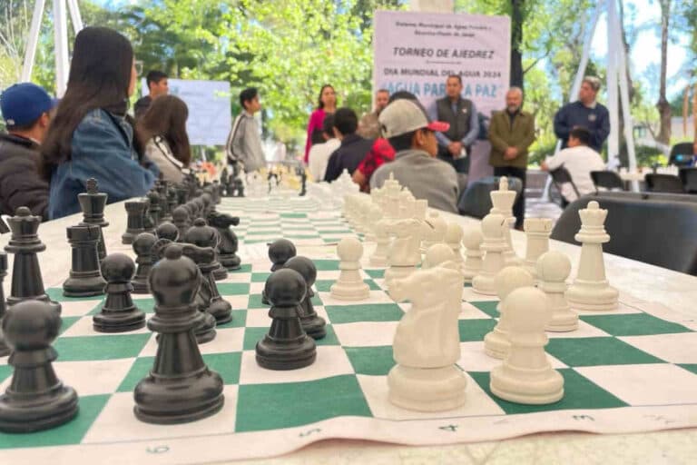 Estudiantes participan en Torneo de Ajedrez en conmemoración del Día Mundial del Agua en Jerez