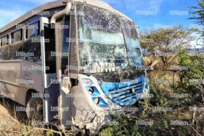 Autobús de APTIV sufre accidente en la carretera San Cristóbal-San Jerónimo en Fresnillo