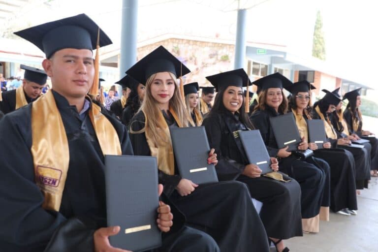 Se gradúan 78 profesionistas del Tecnológico de Río Grande 