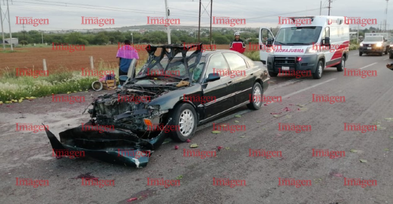 Cuantiosos daños materiales y una mujer lesionada, fue el resultado de un accidente en la carretera a Trancoso.