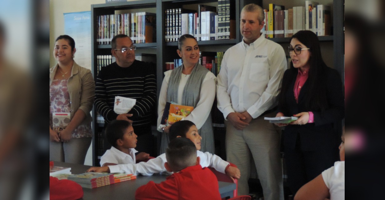 Se entregaron más de 300 libros a niños jerezanos.