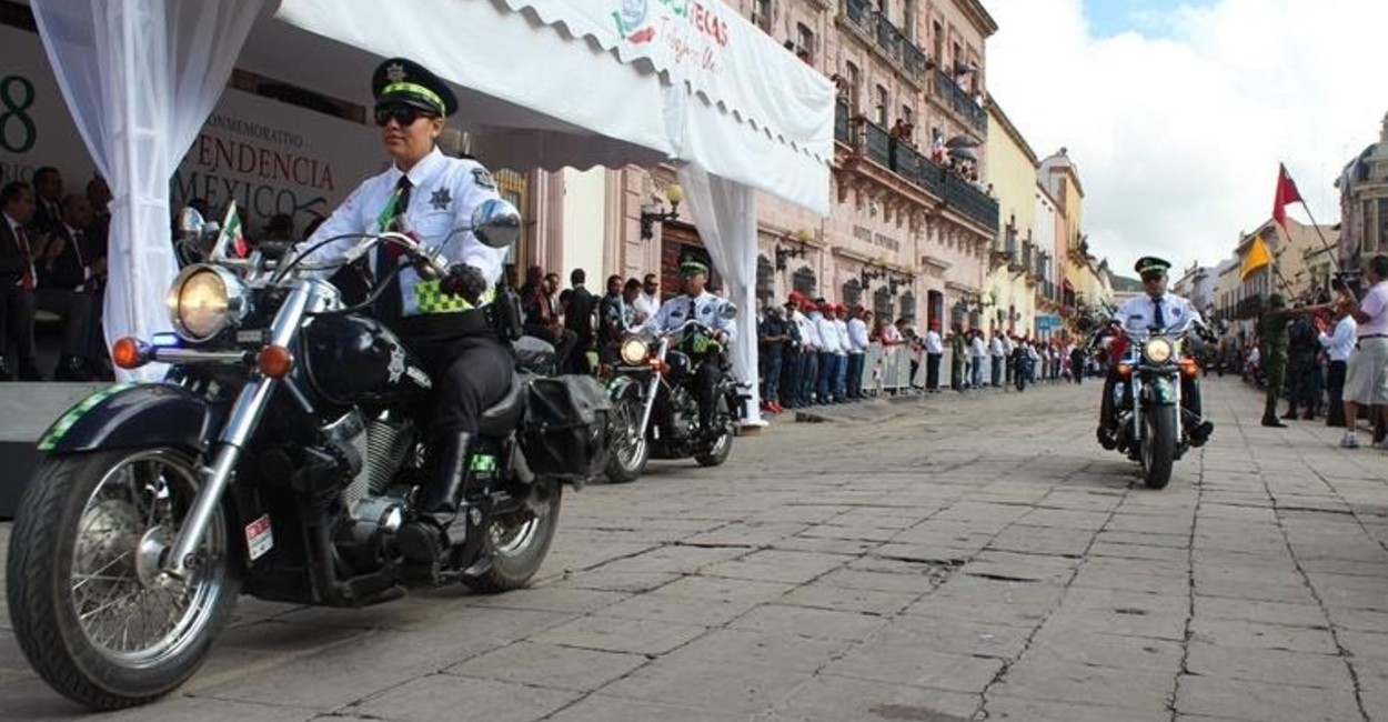 Los policías de seguridad vial también participan en el desfile cívico-militar.