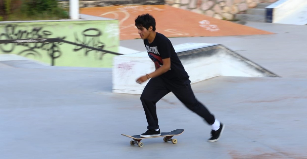 A Gregorio le apasiona el skateboarding. / Fotos: David Castañeda.