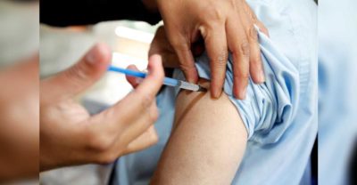 Trabajadores de la Secretaría de Salud, se aplicaron la vacuna de al Influenza Estacional.