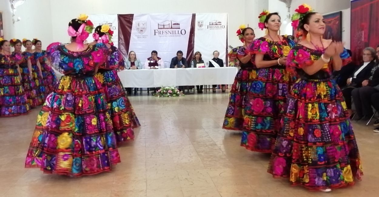 Los jubilados presentaron bailables de Jalisco y Chiapas. Foto: Marcela Espino.