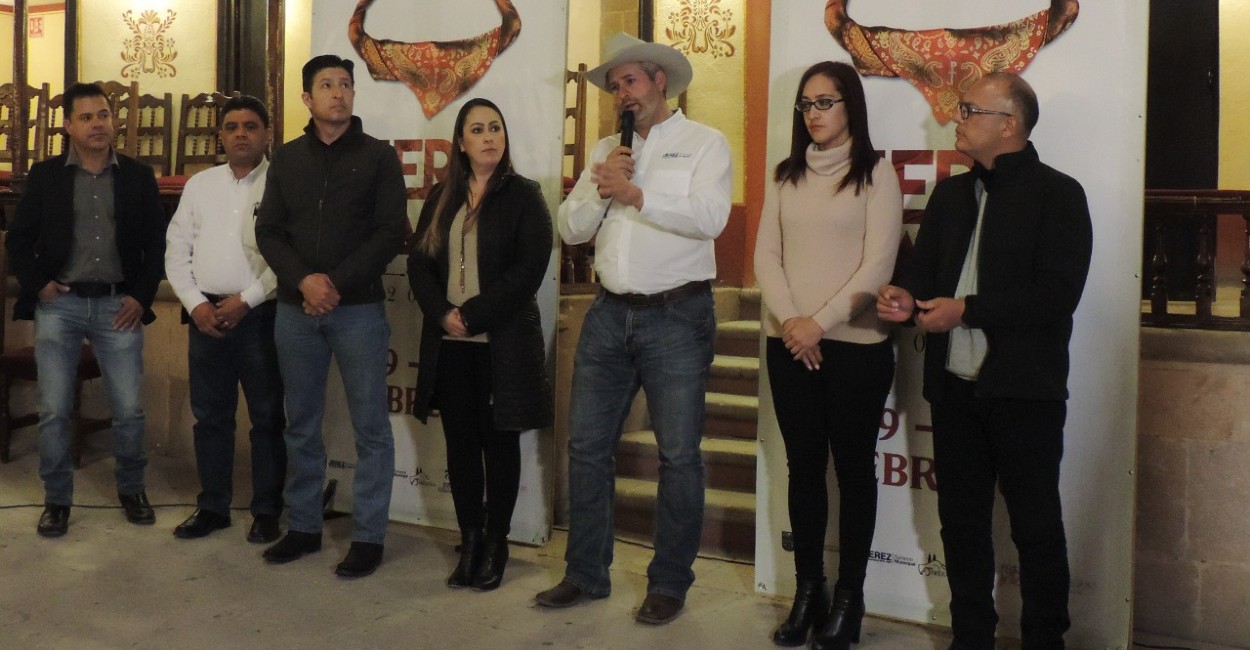 El alcalde Antonio Aceves presentó el evento. Foto: Silvia Vanegas