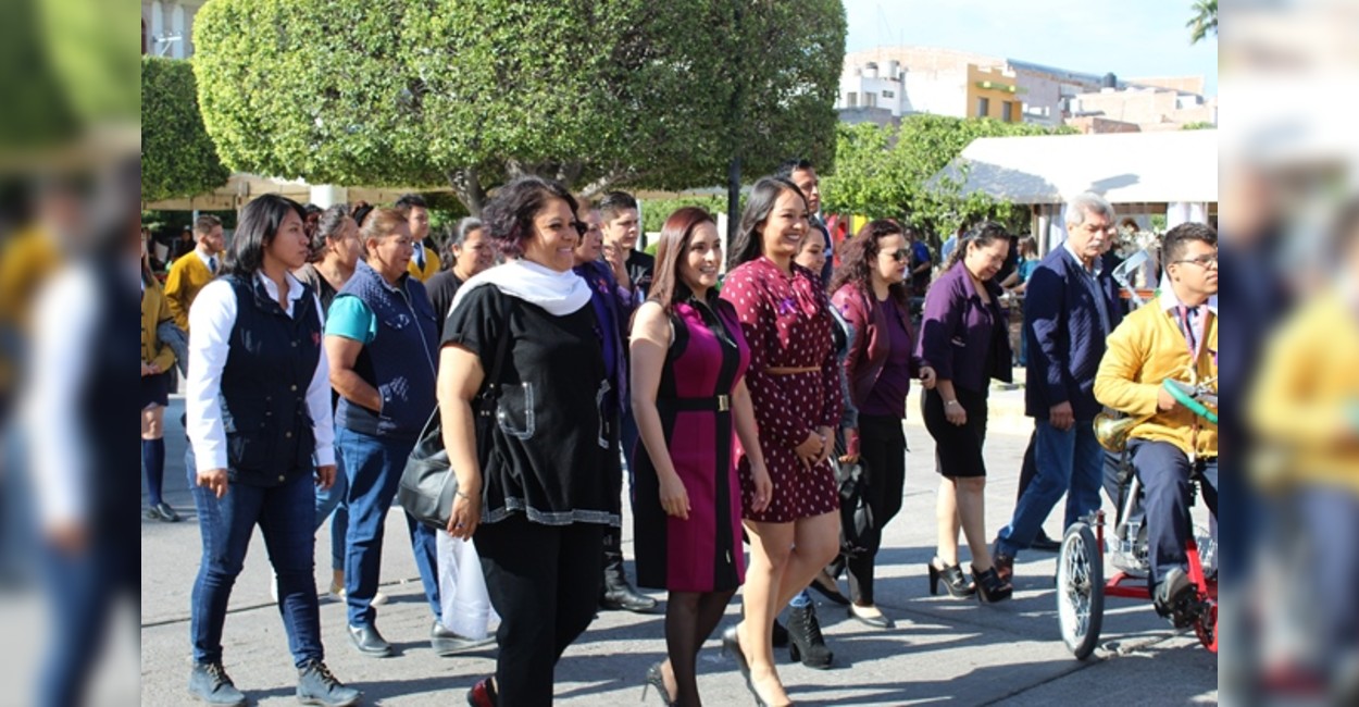 Participaron en un desfile para promover la equidad. Foto: Rocío Ramírez.