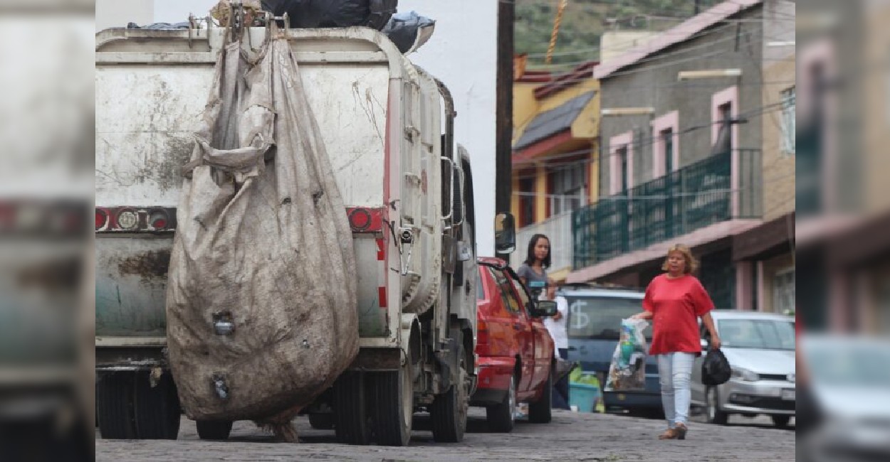 Aunque la basura recolectada en el barrido manual ha disminuido, la recolección de residuos en el municipio ha aumentado.