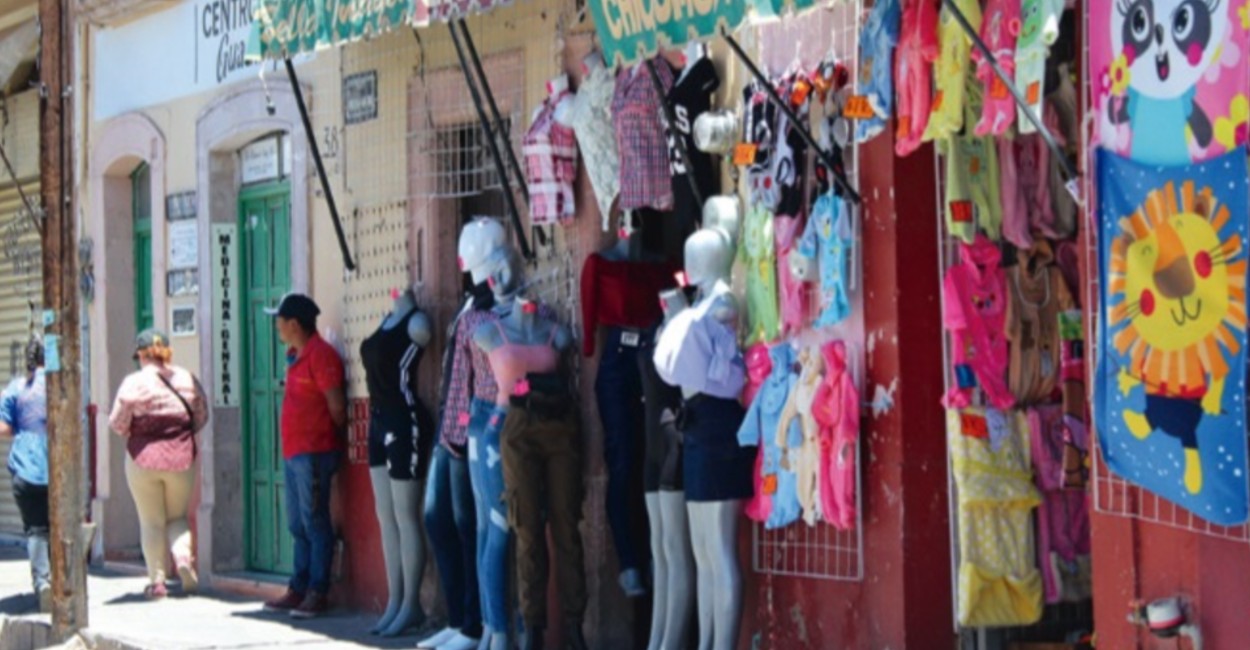 En Guadalupe muchos negocios operan sin ningún tipo de restricción. Foto: Miguel Alvarado.