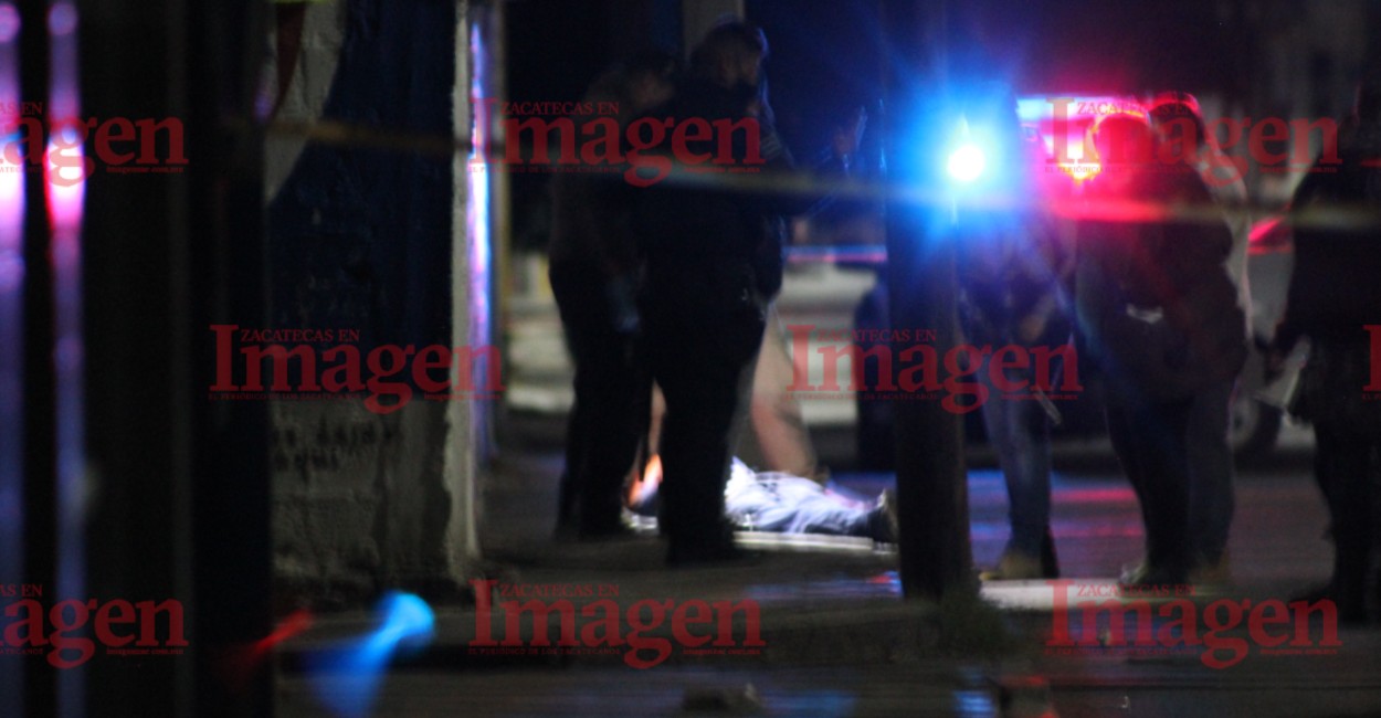 El cadáver del hombre yacía a las afueras de la secundaria José María Vázquez.
Fotos: Imagen de Zacatecas