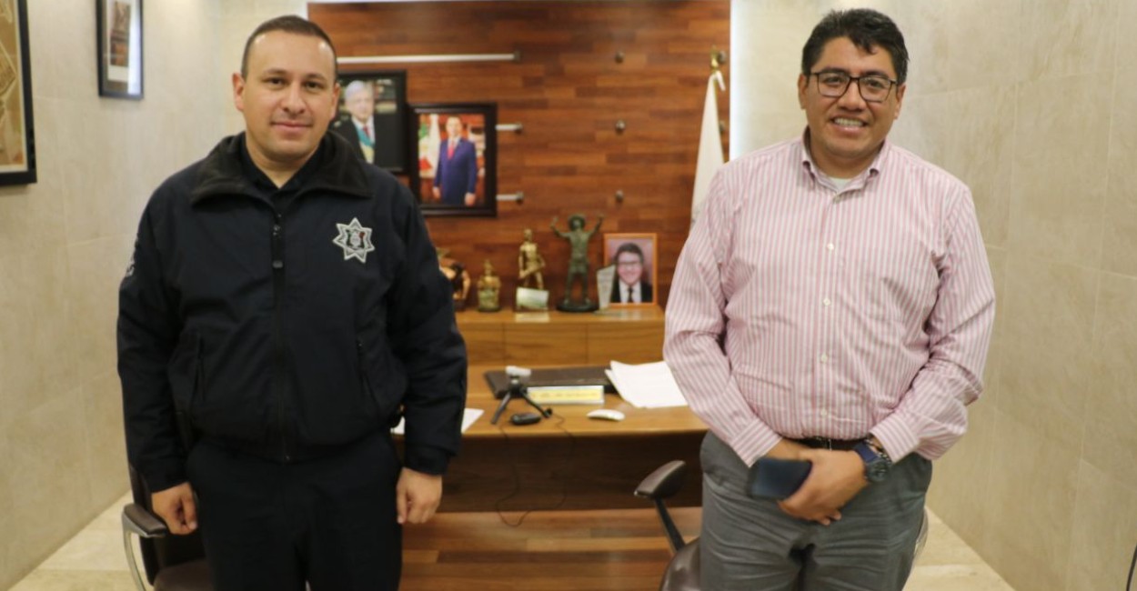 Oswaldo Caldera, director de la Policía de Seguridad Vial y Saúl Monreal, alcalde de Fresnillo.
