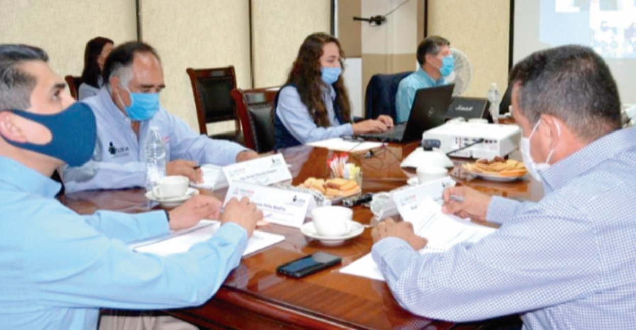Carlos Peña Badillo presentó su informe de trabajo ante la Junta de Gobierno del IZAI. Foto: Cortesía