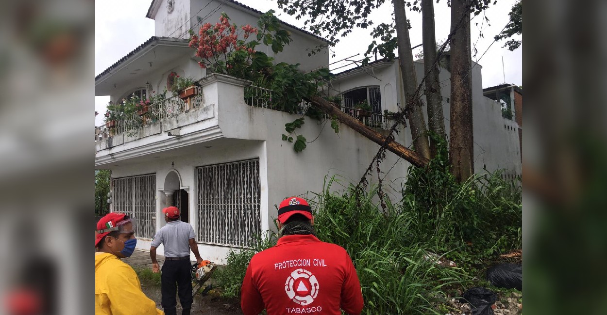 Protección Civil de Tabasco aseguró que ya están preparados para atender reportes.
Fotos y videos: Twitter