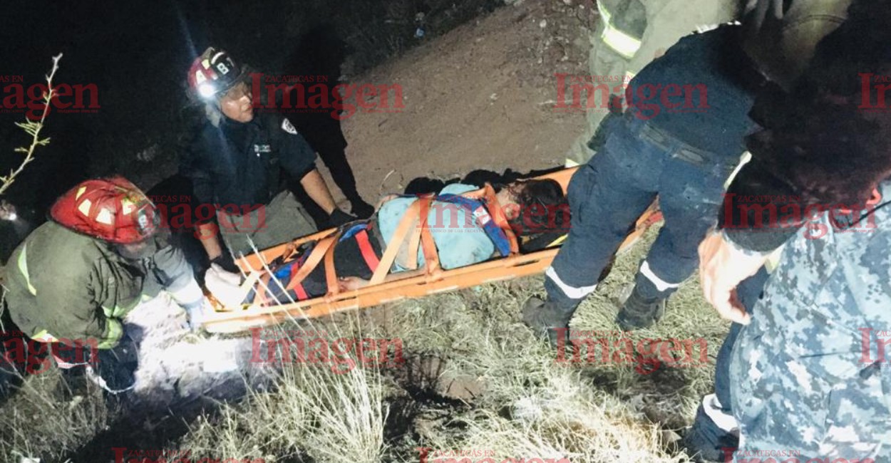 Tuvieron que ser rescatados por los cuerpos de rescate de Cruz Roja y Protección Civil. Foto: Imagen.