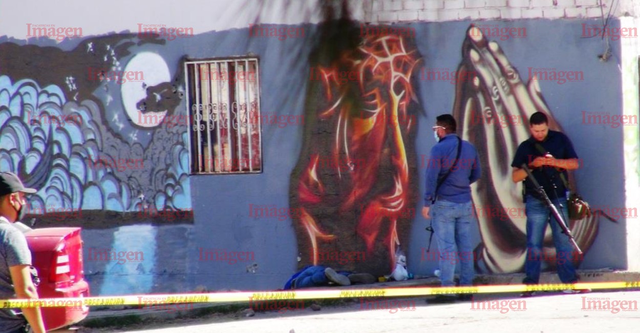Las víctimas se encontraban haciendo un mural en un edifico de la colonia.