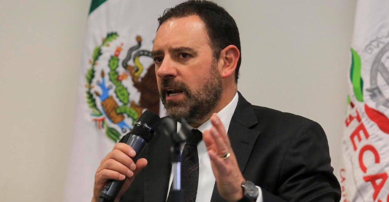Alejandro Tello, gobernador.