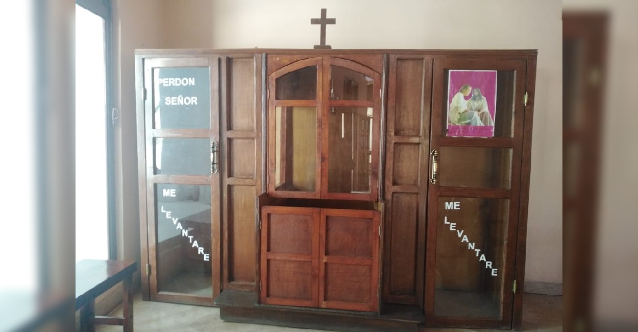 Los interesados en realizar la confesión deben hacer previa cita. Fotos: Elena Chávez.