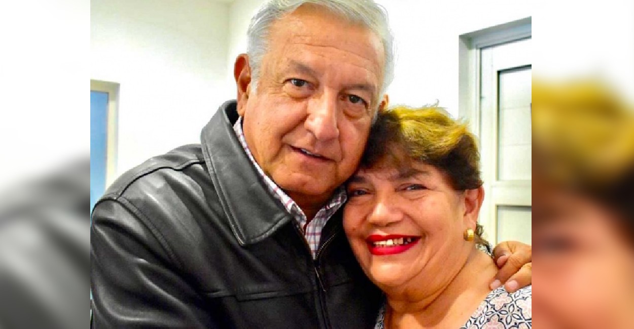 El presidente Andrés Manuel López Obrador junto a su prima hermana Úrsula Mojica Obrador, en 2018. | Foto: Facebook @UrsulaMojicaObradorMX