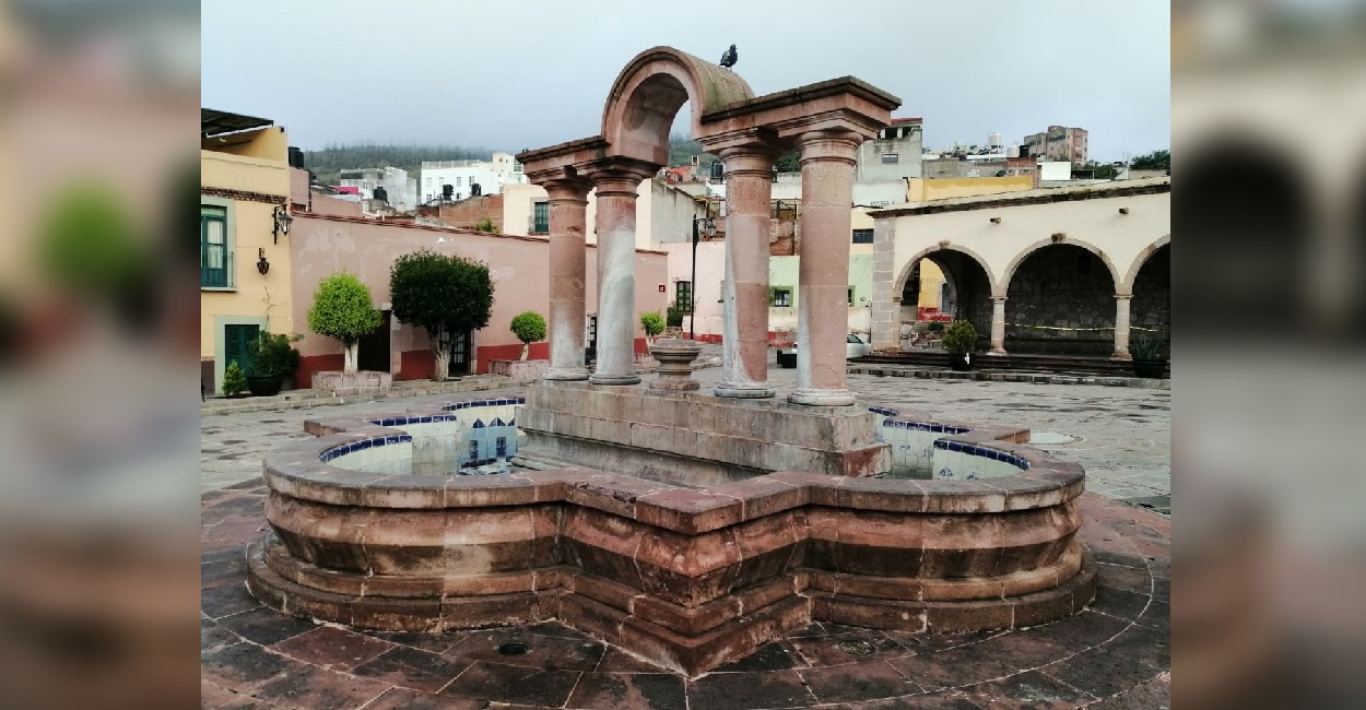 Cada pilar de la fuente representa a uno de los cuatro conquistadores. Fotos: Carlos Montoya.