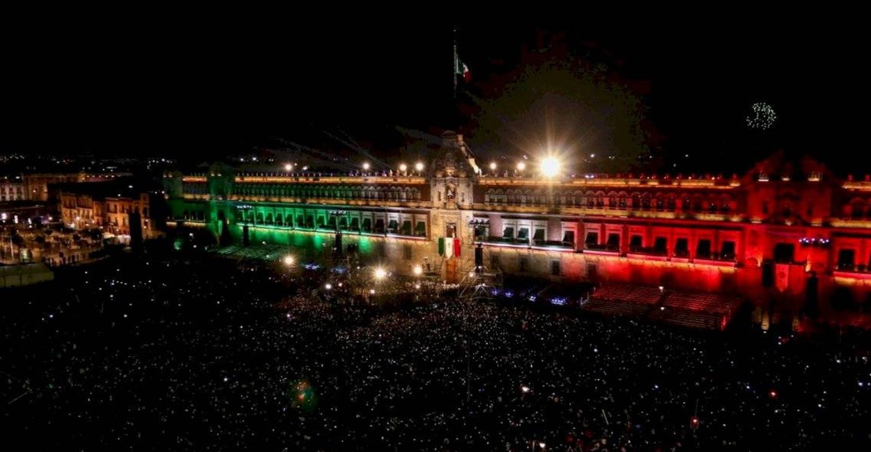 El grito de independencia en el Zócalo de la Ciudad de México. | Foto: Cuartoscuro 