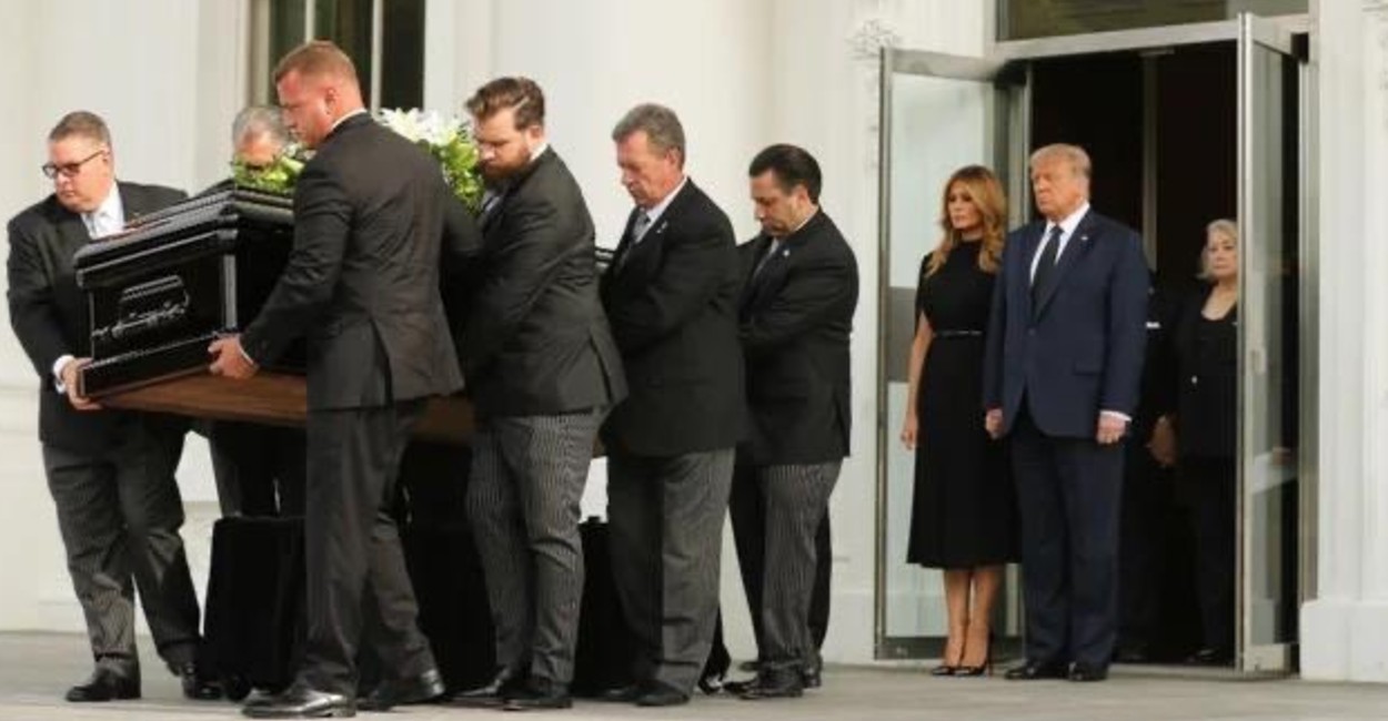 Funeral de Robert Trump. Foto: Twitter. @noticias4visi06.