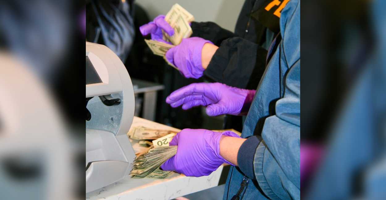 Durante las acciones del operativo Disrup Tor las autoridades decomisaron dinero en efectivo. | Foto: FBI