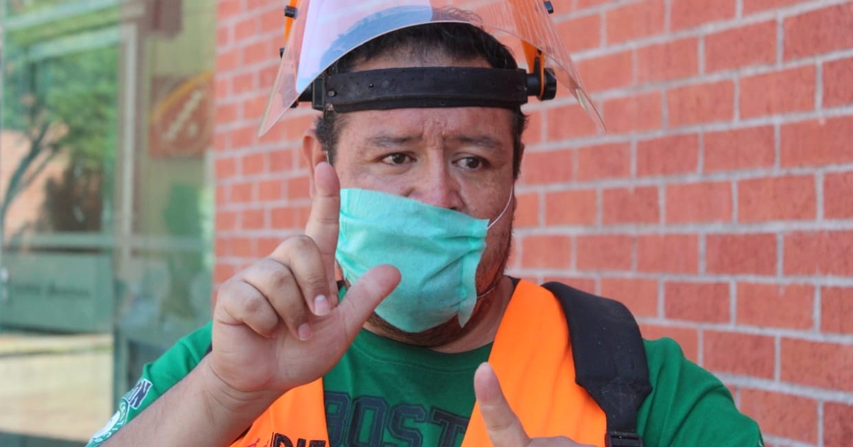 Jesús Cuauhtémoc Cardona Montoya ama su trabajo porque lo hace sentirse útil. | Foto: Miguel Alvarado.