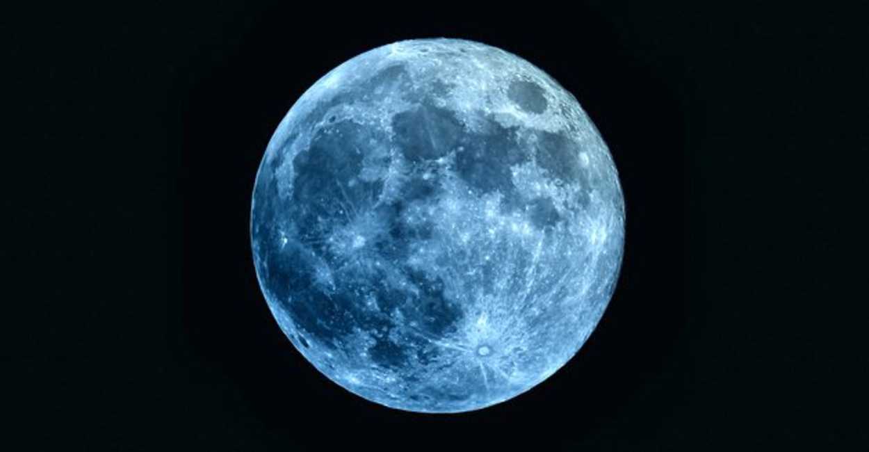 La Luna azul es la sucesión de dos Lunas llenas en el mismo mes, no cambia de color.