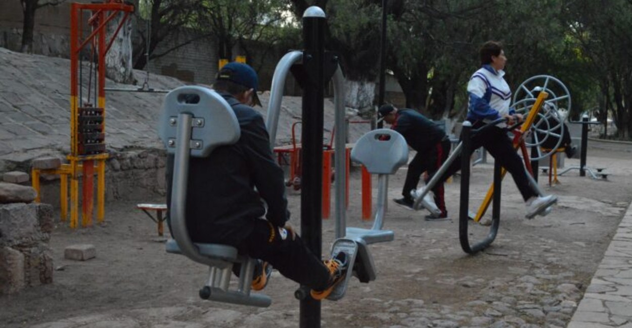Personas ejercitándose en el parque Arroyo de la Plata. Foto: Archivo.