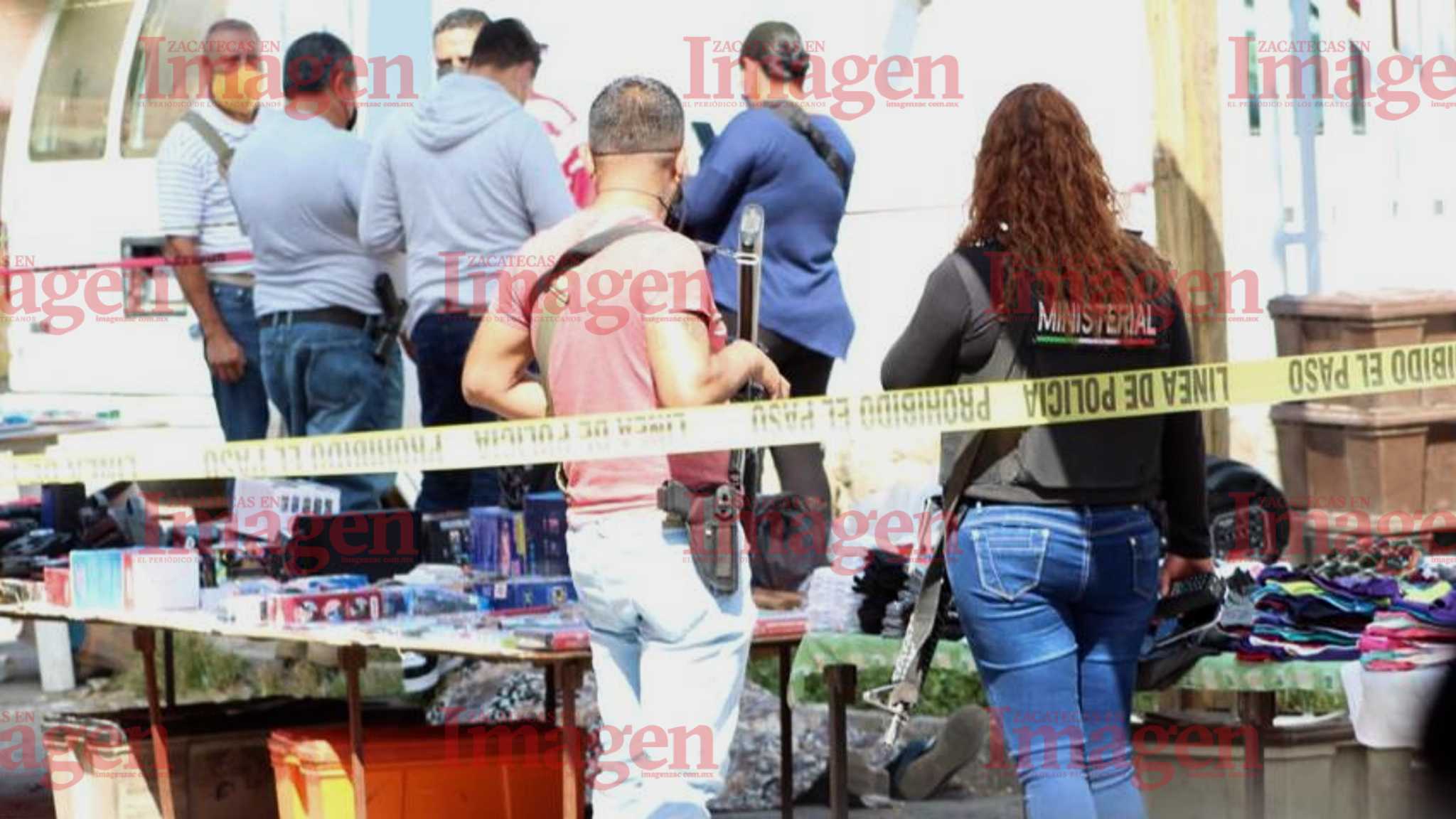 El cuerpo del comerciante quedó tirado en el suelo con al menos dos disparos en el cuerpo. | Foto: Imagen Zacatecas.