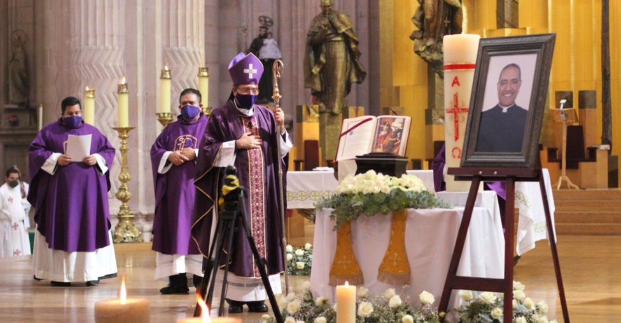 La celebración eucarística estuvo a cargo del obispo Sigifredo Noriega. | Fotos: Gema Lucía.