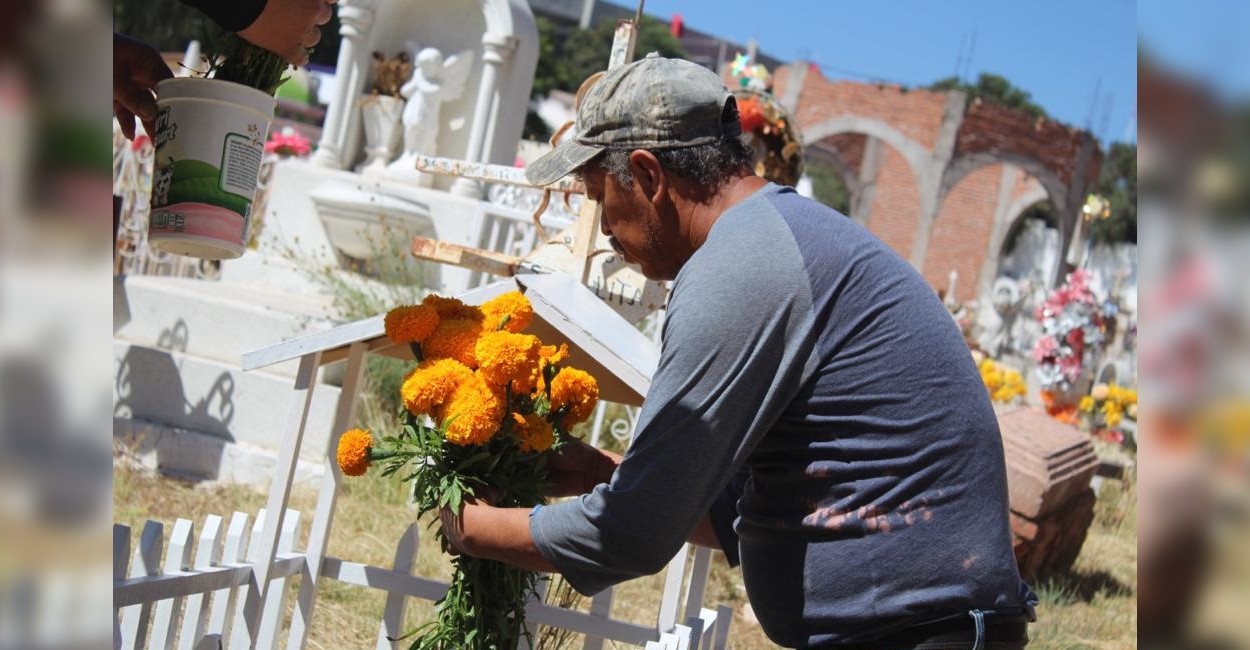 Habitantes de la capital están inconformes con que se cierren los cementerios. | Foto: Miguel Alvarado.
