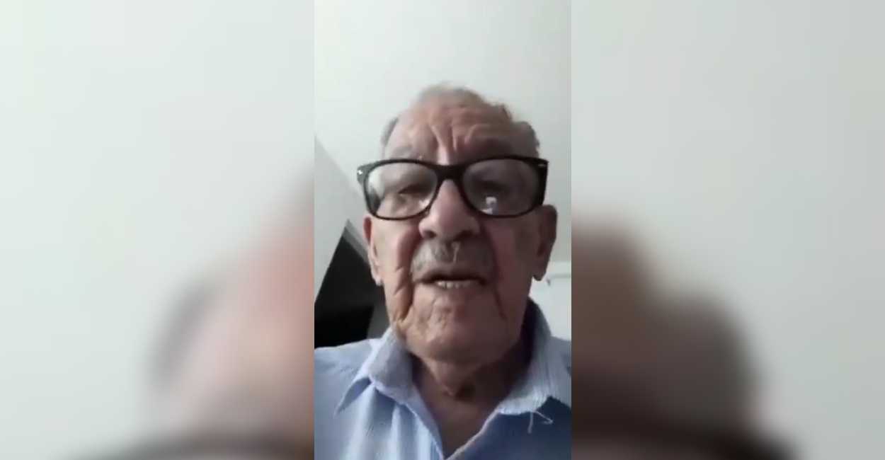 El abuelito grabó un video contando su experiencia del fraude que vivió.
