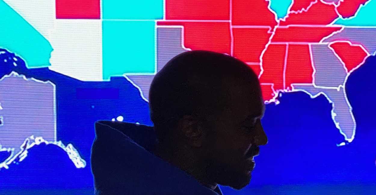 Subió una foto frente a un mapa electoral que decía “KANYE 2024”.