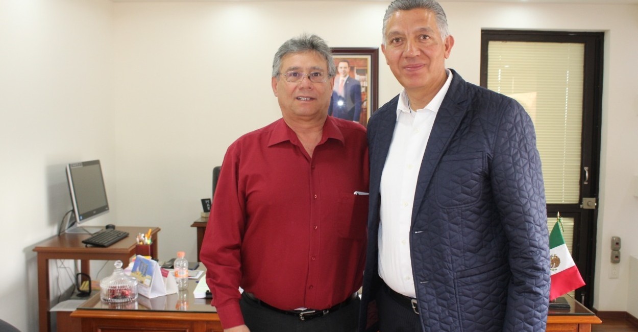 Pascual González, presidente de la CMIC; y Francisco Carrillo, director del Inzace.