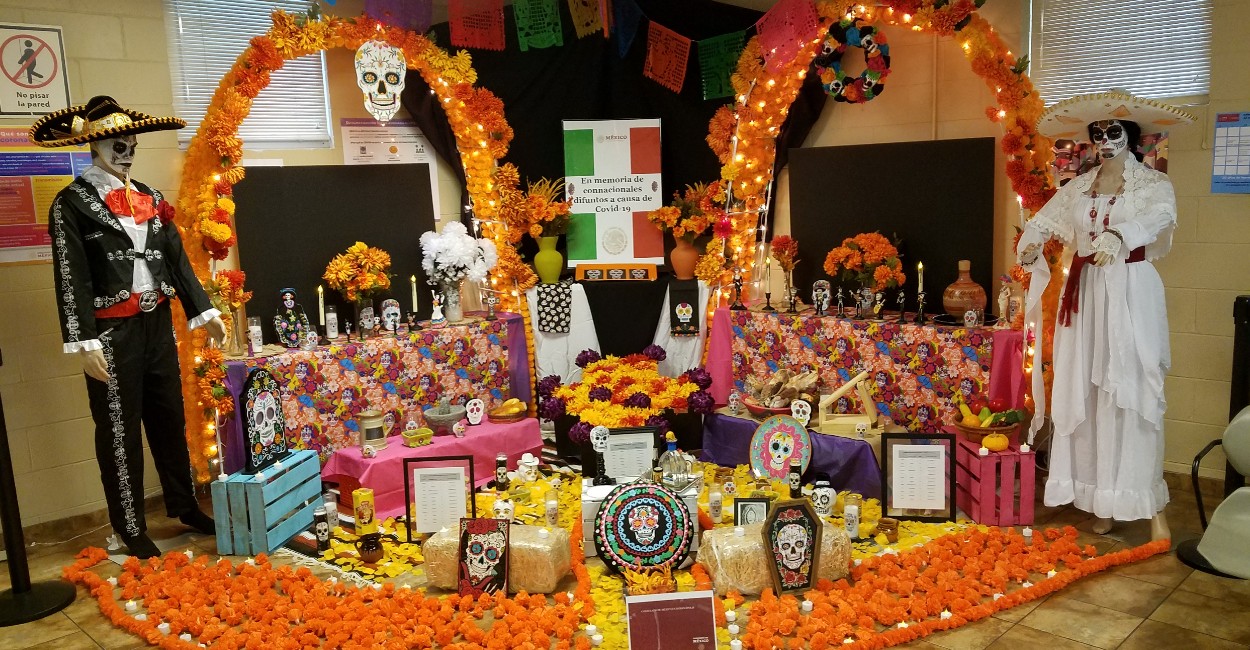 En redes sociales circularon cientos de fotografías con los altares que hicieron los mexicanos. | Foto: Twitter