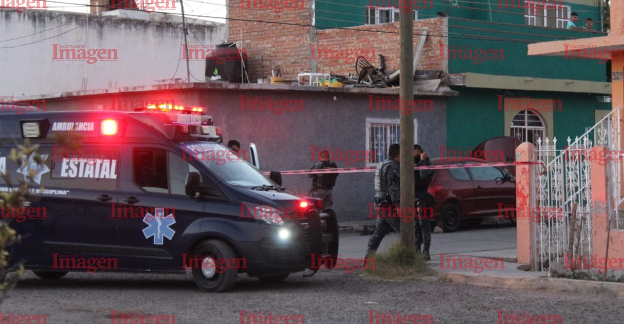 El vehículo que terminó con impactos de bala. Fotos: Imagen Zacatecas.