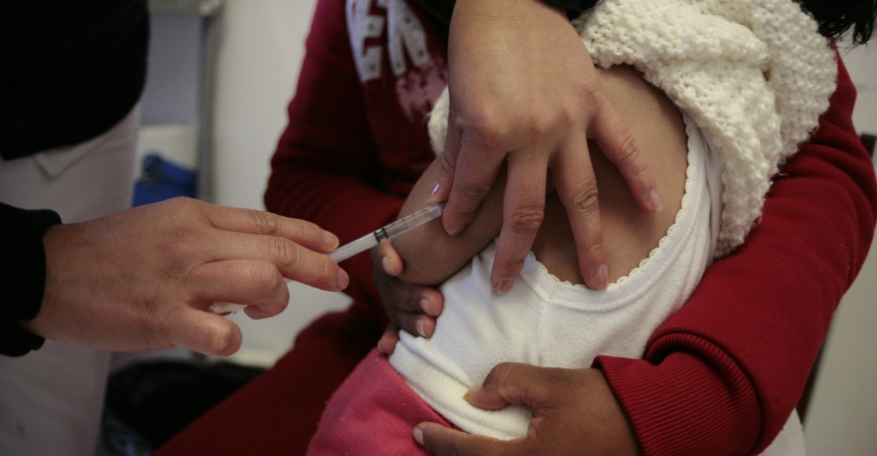 Los protocolos de vacunación aun continúan en las clínicas locales. | Foto: Archivo.