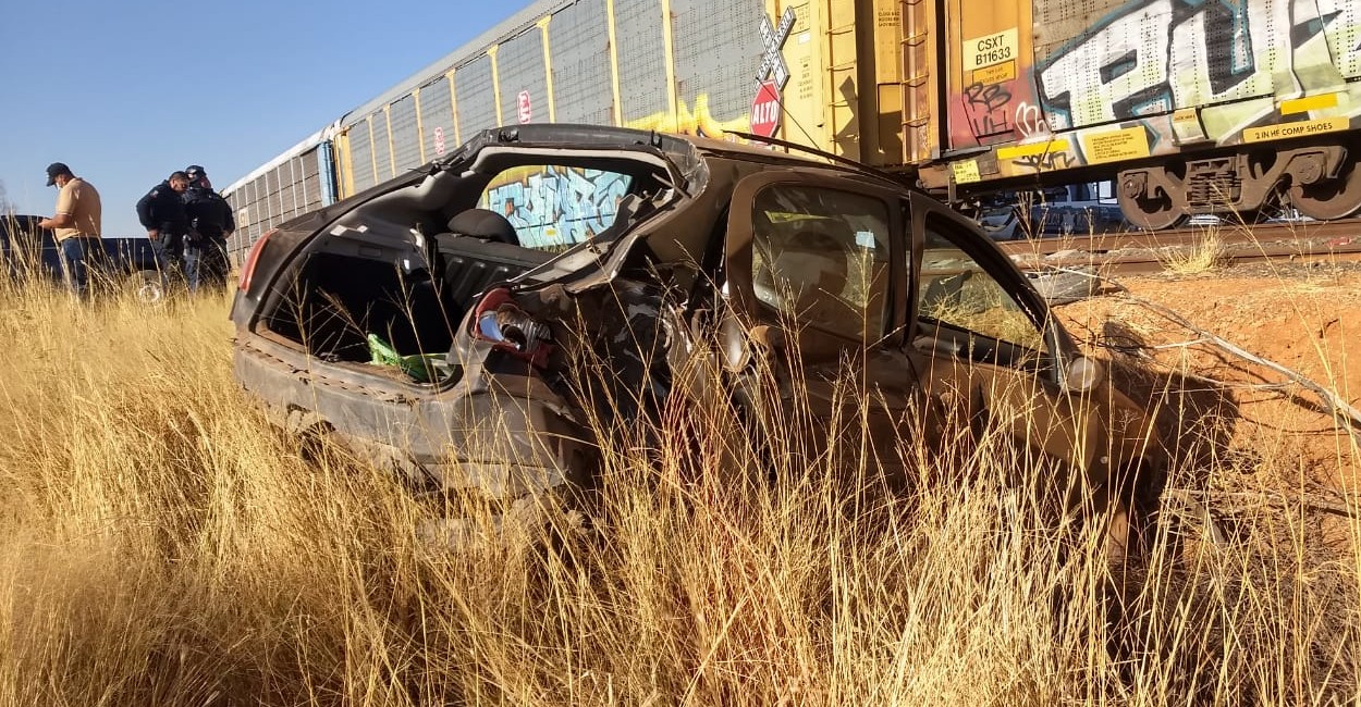 El conductor del automóvil tuvo que ser llevado a un hospital. | Fotos: Cortesía.
