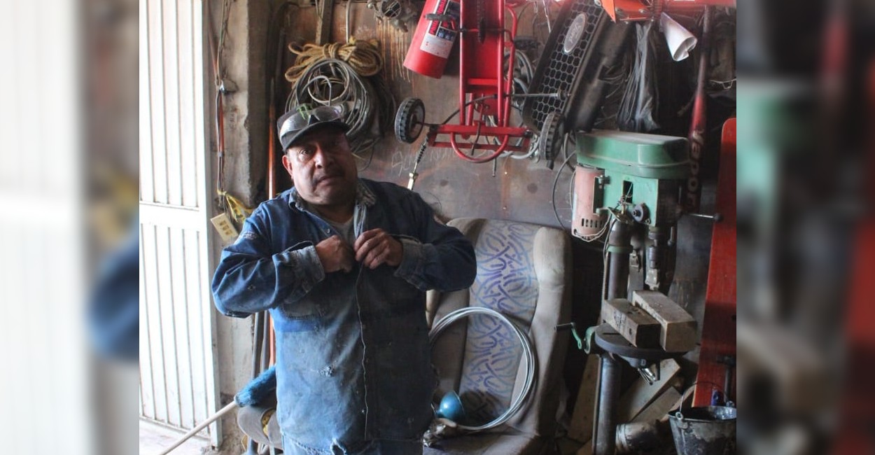Don Toño está muy orgulloso de ser herrero. | Fotos: Carlos Montoya.