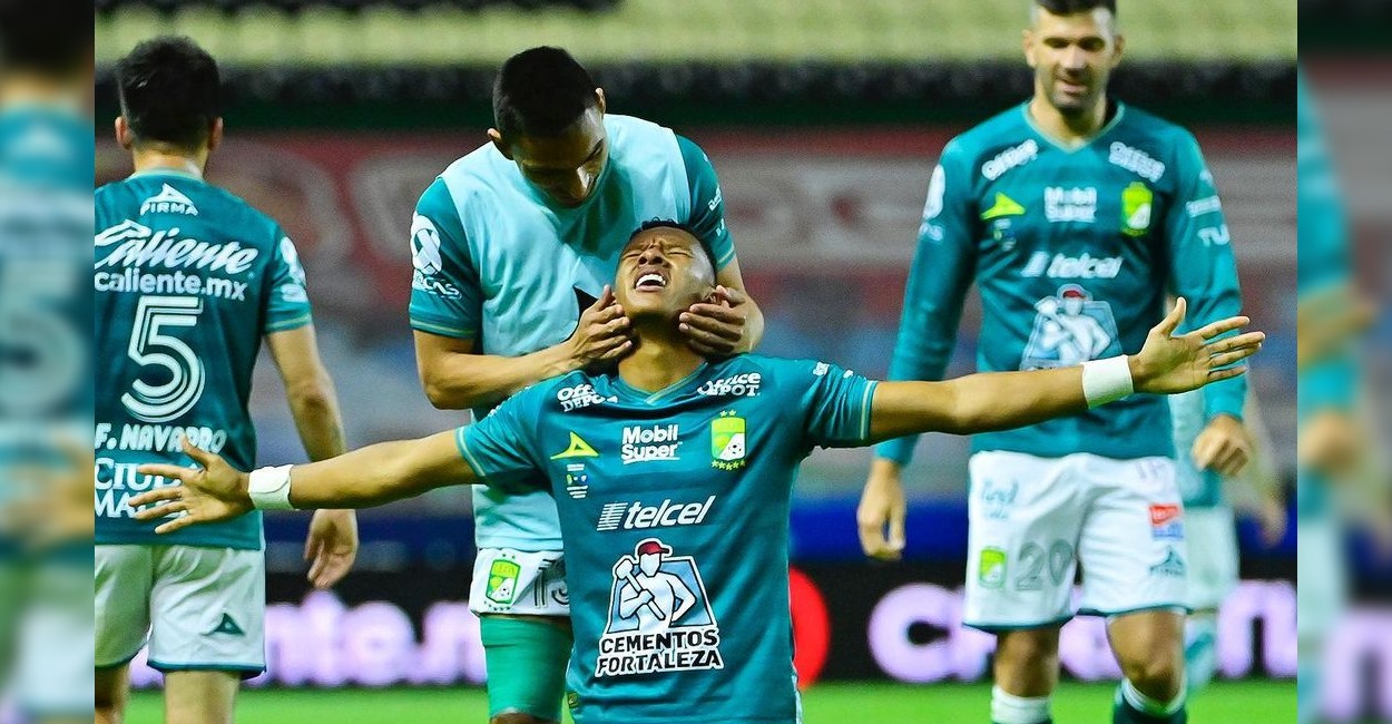 Talavera puso el definitivo 3-1 en el marcador global. | Foto:  Instagram Club León.