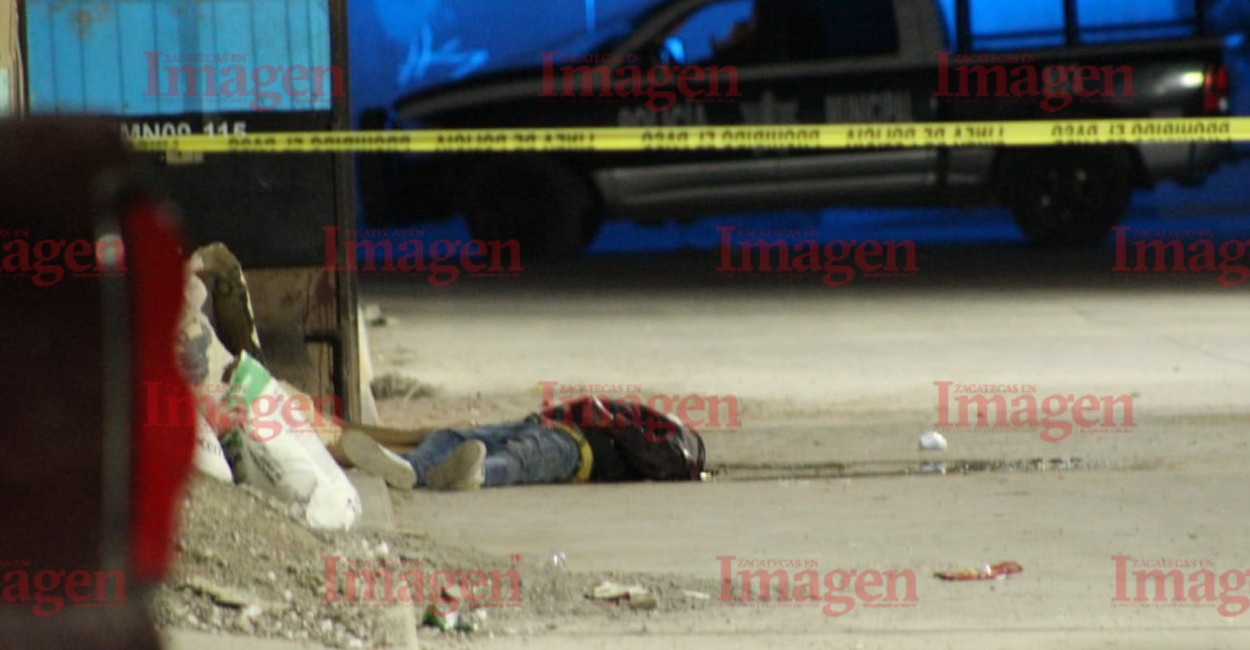Los cuerpos fueron localizados afuera de su casa. | Fotos: Imagen Zacatecas.