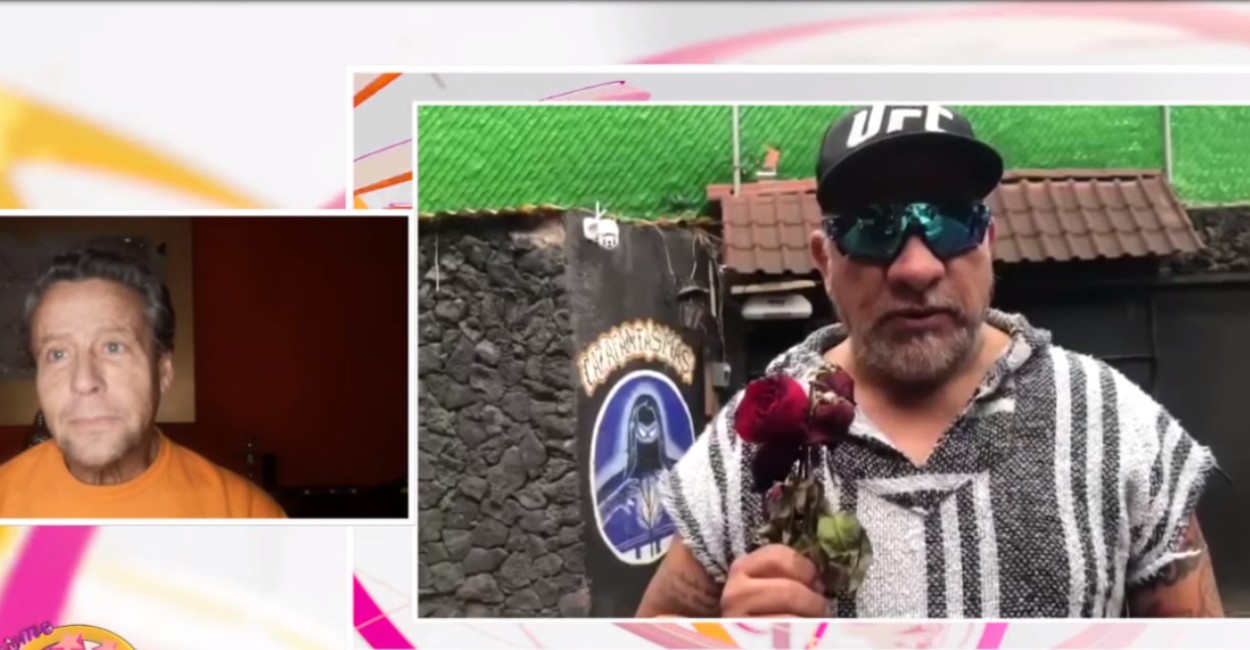 Carlos Trejo se burla con tres rosas del positivo de Alfredo a Covid-19. | Foto: Captura de pantalla.