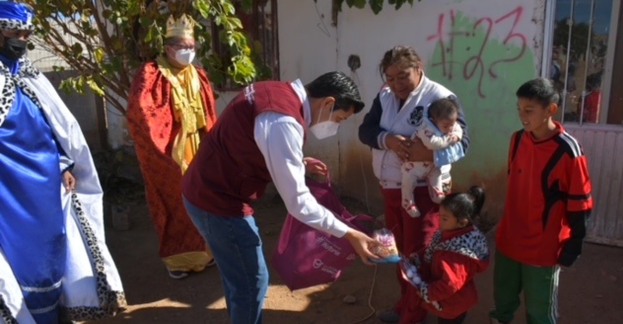 Los Reyes Magos acompañaron al alcalde del Pueblo Mágico. | Foto: Cortesía.