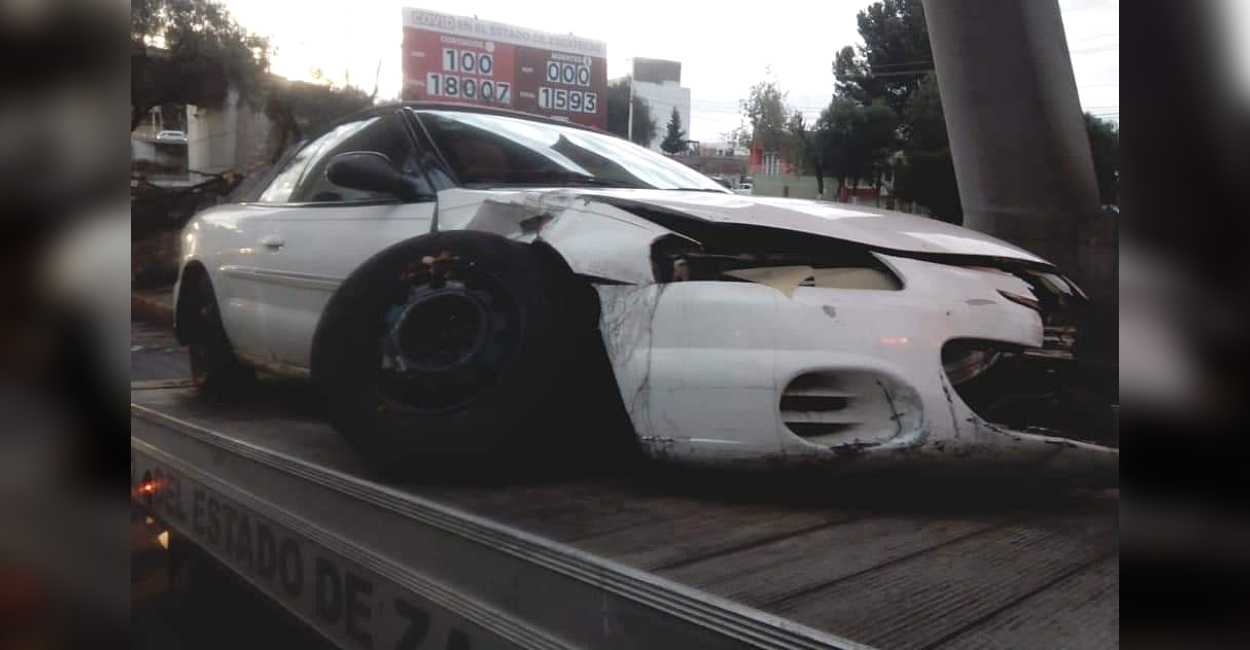 El carro terminó con un gran choque en un costado. | Foto: Cortesía.