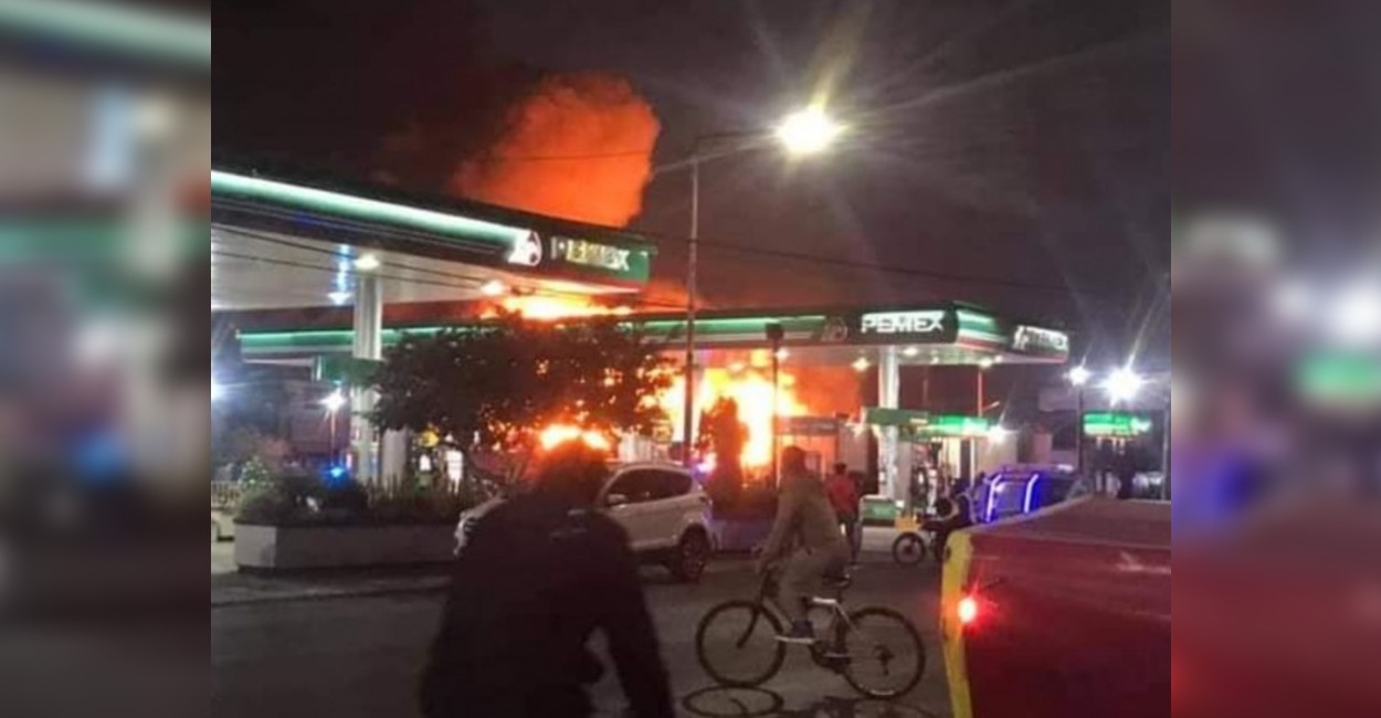 Una gasolinera se encontraba cerca del lugar, por lo que las autoridades se dieron prisa para atender el llamado. | Foto: cortesía.