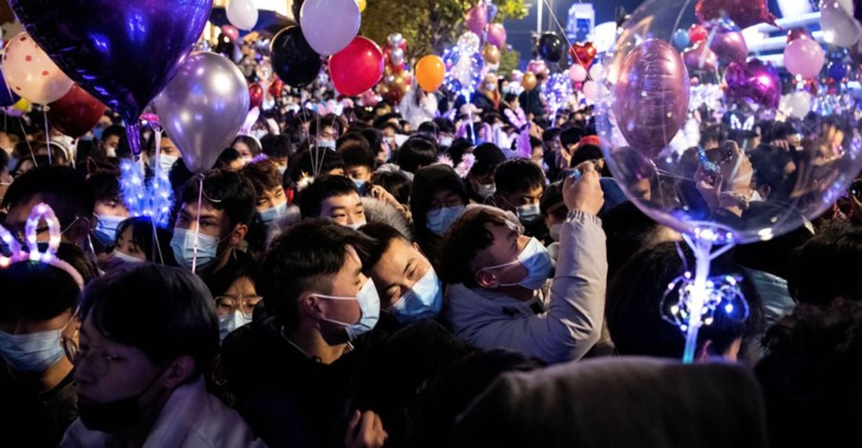 Wuhan recibió el Año Nuevo 2021 sin muchas restricciones sanitarias. | Foto: AFP.