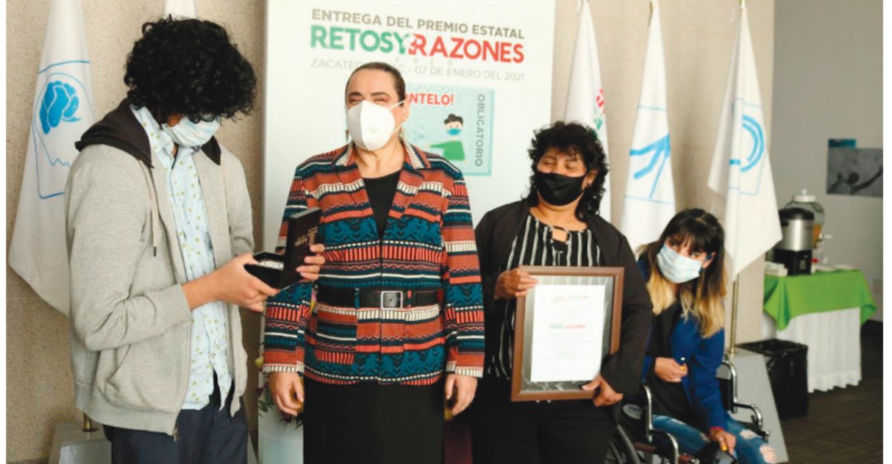 Entregaron el premio Retos y Razones 2020. | Foto: Cortesía.