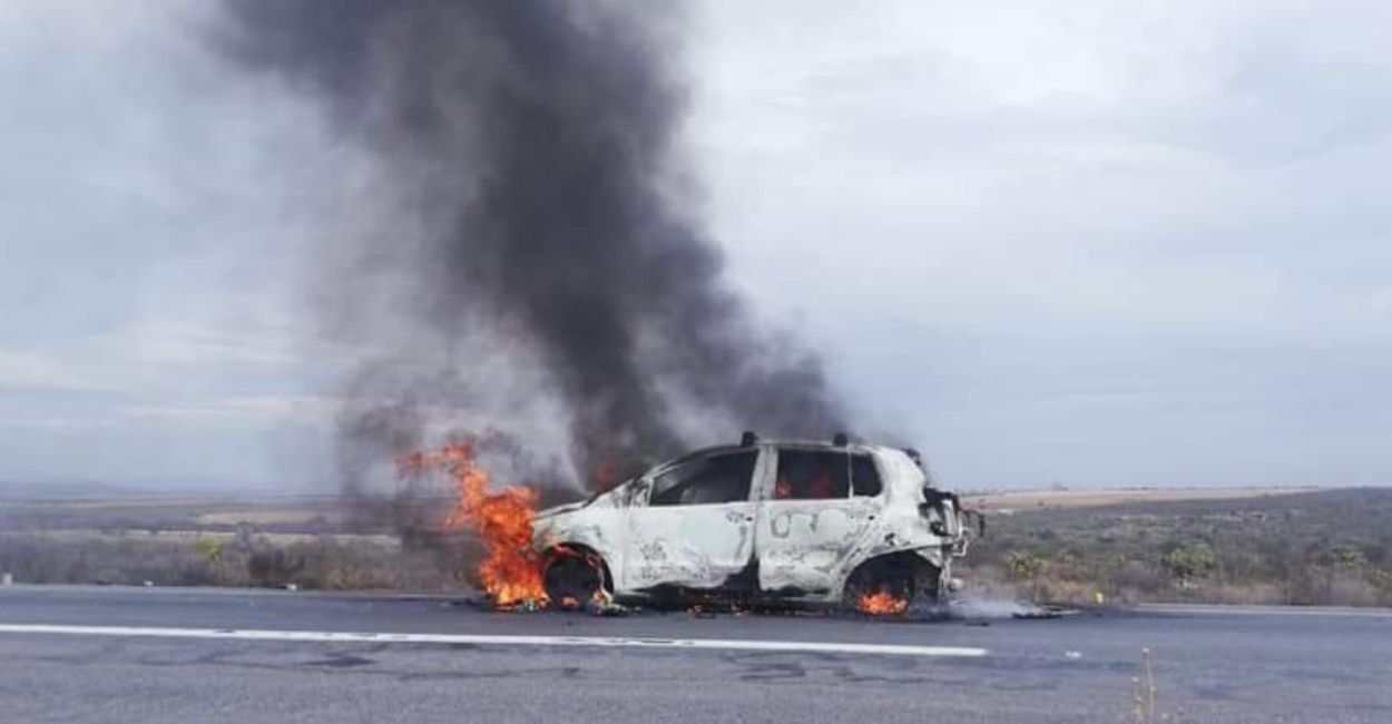 Se quema camioneta en Río Grande