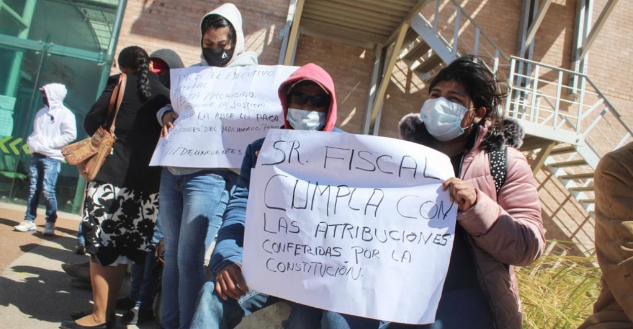 Se manifestaron en la Fiscalía General de Justicia del Estado de Zacatecas. | Fotos: Miguel Alvarado.